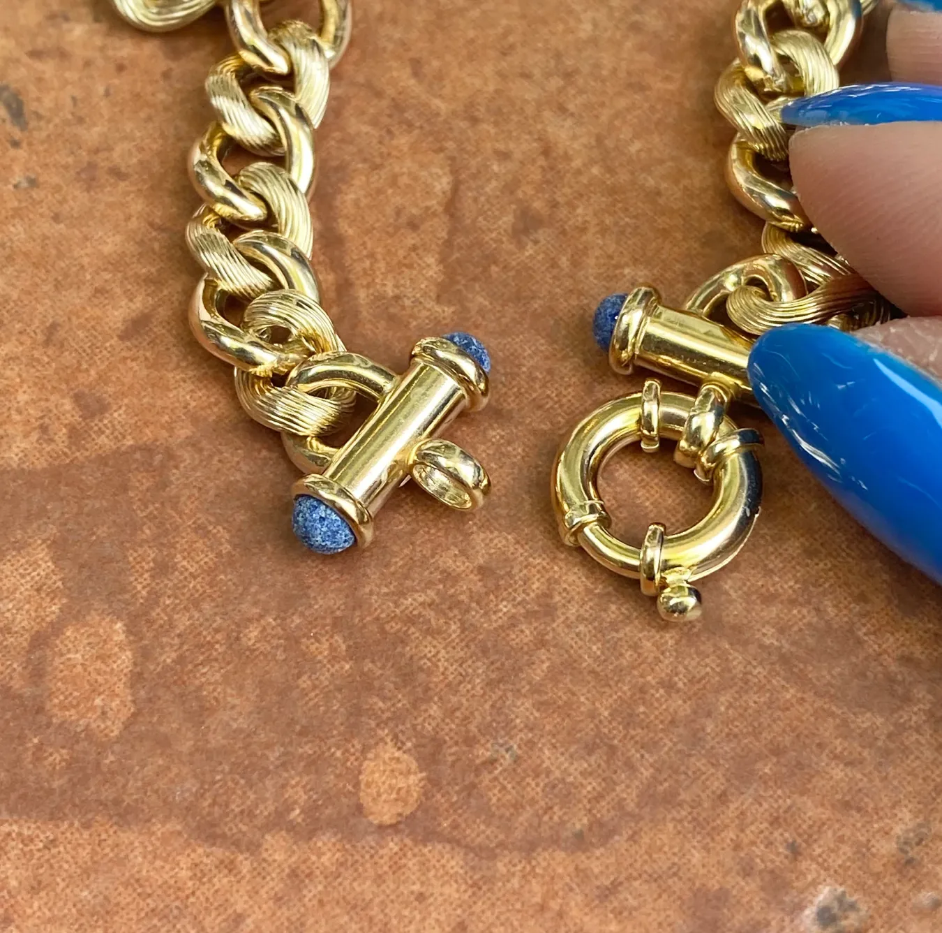 Estate 14KT Yellow Gold Rounded Textured Cabochon Lapis Toggle Clasp Bracelet 8”