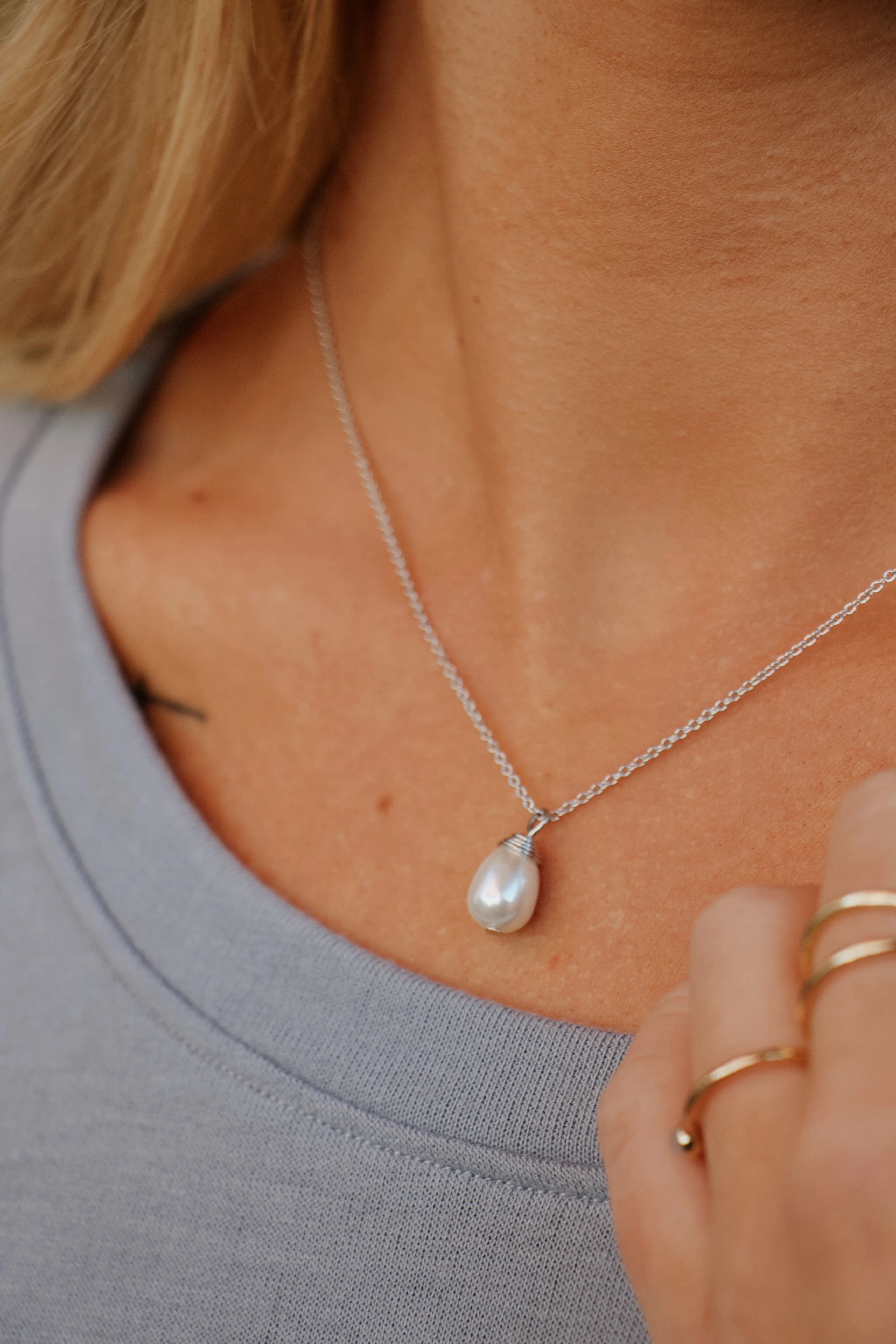 'Find Peace' Necklace in Silver