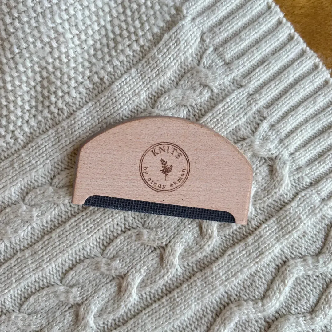 Lint remover comb